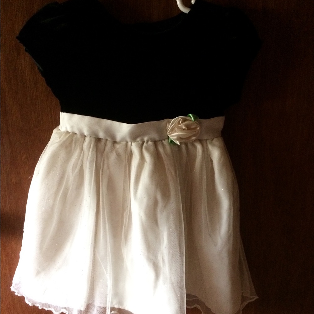 Girls Dress! Great for any season 🌻 BRAND NEW!